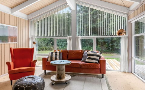 Naninja - 924M from the Sea: Interieur Ontwerp, Meubilair, Bankstel, Hout, Plafond, Woonkamer, Flooring, Verdieping, Verlichting