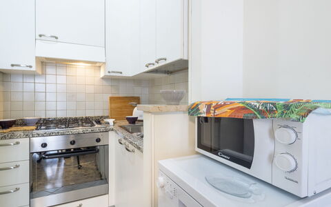 Nautilus: Major Appliance, Keuken, Toestel Van De Keuken, Flooring, Countertop, Interieur Ontwerp, Verdieping, Cabinetry, Kamer, Huishoudapparatuur
