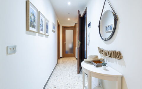 Nautilus: Flooring, Interieur Ontwerp, Verdieping, Hout, Meubilair, Plafond, Kamer, Verlichting, Huis, Woonkamer