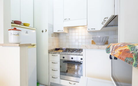 Nautilus: Major Appliance, Flooring, Interieur Ontwerp, Keuken, Toestel Van De Keuken, Verdieping, Kamer, Countertop, Cabinetry, Appartement