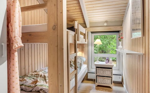 Pia - 685M from the Sea: Interieur Ontwerp, Meubilair, Hout, Slaapkamer, Plafond, Bed, Verdieping, Flooring, Huis, Kamer