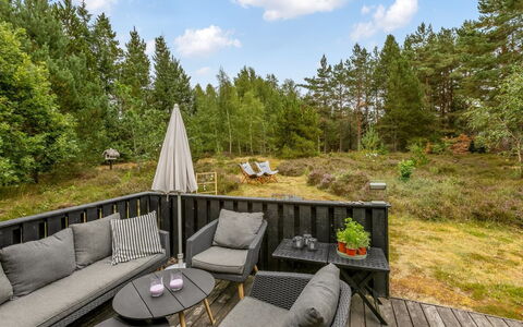 Pia - 685M from the Sea: Hout, Meubilair, Buitenmeubels, Buitentafel, Stoel, Hardwood, Tuin, Dek, Beits, Backyard