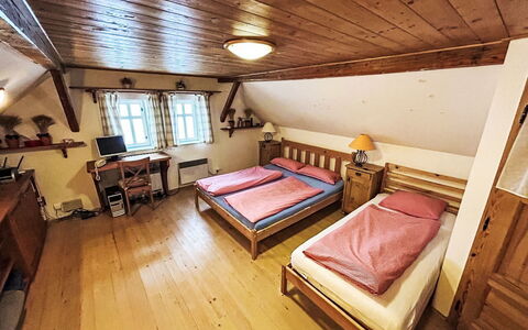 Wellness Retreat Labská: Hout, Huis, Meubilair, Huis, Deur, Slaapkamer, Verblijf, Hardwood, Kamer, Bed