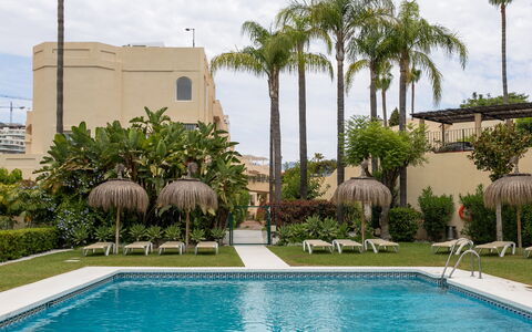 La Quinta Hills: Zwembad, Toevlucht, Landscaping, Tuin, Hacienda, Eco Hotel, Schaduw, Landgoed, Backyard