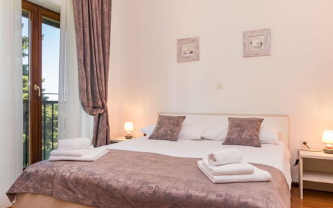 Villa Dominique: Interieur Ontwerp, Meubilair, Kamer, Verdieping, Linens, Slaapkamer, Bed, Gordijn, Appartement, Laken