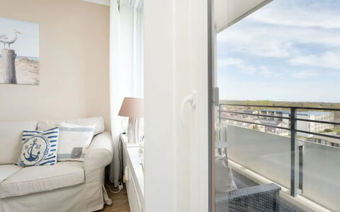 Meeresblick Ankerplatz 84: Interieur Ontwerp, Appartement, Meubilair, Verdieping, Flooring, Plafond, Huis, Kamer, Woonkamer, Glas