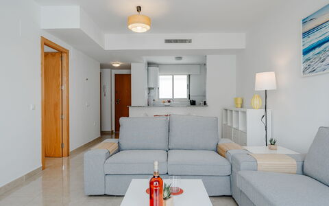 Oliva Nova Cabagua: Meubilair, Interieur Ontwerp, Flooring, Appartement, Verdieping, Huis, Plafond, Bankstel, Woonkamer, Stoel