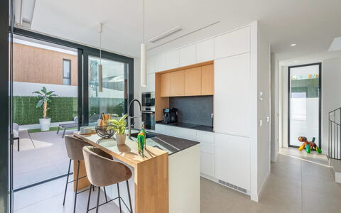 Villa Esencia: Flooring, Interieur Ontwerp, Hout, Verdieping, Keuken, Countertop, Meubilair, Plafond, Appartement, Huis