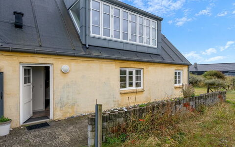 Hellevi - 500M to the Fjord: Dak, Huis, Huis, Verblijf, Siding, Schuifraam, Daylighting, Verf, Oprit