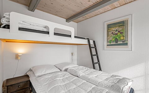 Hellevi - 500M to the Fjord: Bed, Slaapkamer, Hout, Interieur Ontwerp, Laken, Flooring, Verdieping, Plafond, Bedding, Meubilair