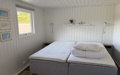 Rəzvan - from the Sea: Verdieping, Slaapkamer, Bed, Bedding, Bed Frame, Laken, Linens, Matras, Hoofdkussen, Hardwood