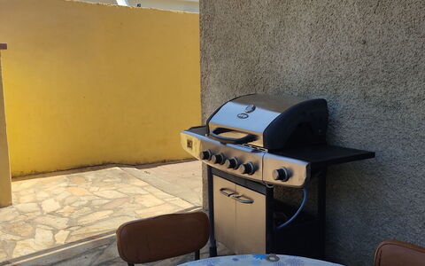Casa Bianca, Budoni: Schaduw, Buitenmeubels, Backyard, Buitentafel, Werf, Balkon, Outdoor Structuur, Barbecue, Binnenplaats