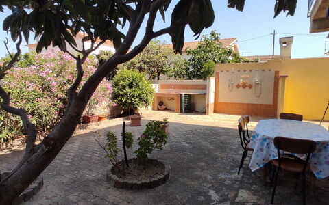 Casa Bianca, Budoni: Bloempot, Schaduw, Kamerplant, Werf, Hacienda, Binnenplaats, Balkon, Backyard