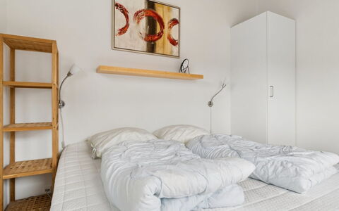 Sannie - 2.8Km from the Sea: Bed, Meubilair, Slaapkamer, Muur, Interieur Ontwerp, Hout, Verdieping, Flooring, Laken, Bedding
