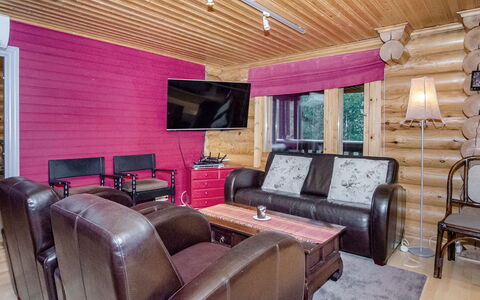 Lieksa 724: Huis, Meubilair, Plafond, Verblijf, Blokhut, Woonkamer, Hardwood, Beits, Stoel, Lichte Inrichting