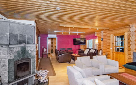 Lieksa 724: Hout, Plafond, Interieur Ontwerp, Meubilair, Verdieping, Huis, Woonkamer, Verblijf, Kamer, Blokhut