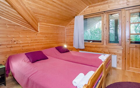 Lieksa 724: Hout, Plafond, Verdieping, Beits, Hardwood, Verblijf, Plank, Slaapkamer, Houten Vloer, Bed