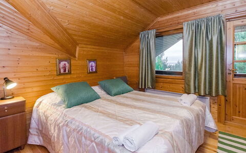 Lieksa 725: Interieur Ontwerp, Verdieping, Hout, Flooring, Plafond, Bed, Slaapkamer, Meubilair, Laken, Kamer