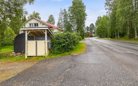 Alpola: Boom, Woongebied, Huis, Huis, Land Lot, Oprit, Verblijf, Voorstad, Siding