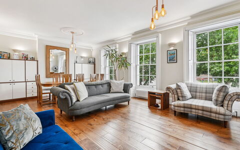 Palace Gate, Hampton Court: Meubilair, Interieur Ontwerp, Flooring, Bankstel, Verdieping, Muur, Houten Vloer, Hout, Woonkamer, Plafond