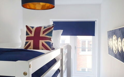 Captains Retreat, Whitby: Interieur Ontwerp, Meubilair, Slaapkamer, Bed, Flooring, Verdieping, Kussen Gooien, Kamer, Bedding, Hoofdkussen