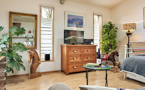 Vine Barn Studio: Meubilair, Interieur Ontwerp, Muur, Flooring, Hout, Kamer, Verdieping, Fotolijst, Verlichting, Woonkamer