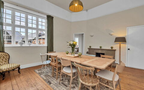 Clavering Hall: Meubilair, Interieur Ontwerp, Flooring, Verdieping, Hout, Tafel, Plafond, Stoel, Keuken En Eettafel, Eetkamer