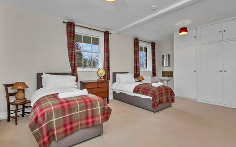 Clavering Hall: Meubilair, Interieur Ontwerp, Flooring, Hout, Verdieping, Plafond, Kamer, Bed, Slaapkamer, Huis