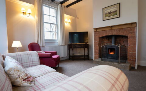 South Lodge at Longford: Muur, Meubilair, Hout, Interieur Ontwerp, Plafond, Flooring, Verdieping, Huis, Kamer, Woonkamer