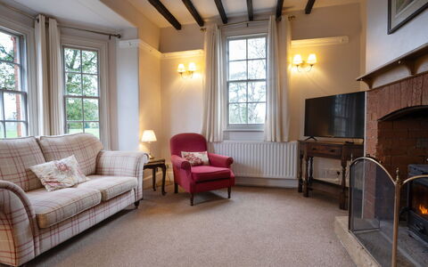 South Lodge at Longford: Meubilair, Muur, Interieur Ontwerp, Hout, Flooring, Plafond, Verdieping, Kamer, Verlichting, Woonkamer
