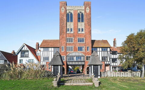 Arc Thorpeness: Gebouw, Venster, Facade, Metselwerk, Steen, Landgoed, Schuifraam, Voorstad, Herenhuis, Werf