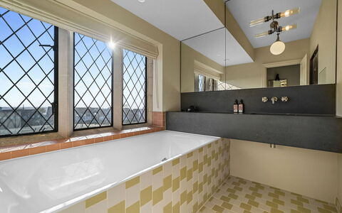 Arc Thorpeness: Muur, Flooring, Interieur Ontwerp, Bad, Verdieping, Plafond, Loodgieterswerkinrichting, Badkamer, Tegel, Loodgieter