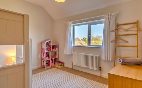 The Old Windmill: Interieur Ontwerp, Flooring, Verdieping, Meubilair, Muur, Hout, Plafond, Kamer, Slaapkamer, Bed