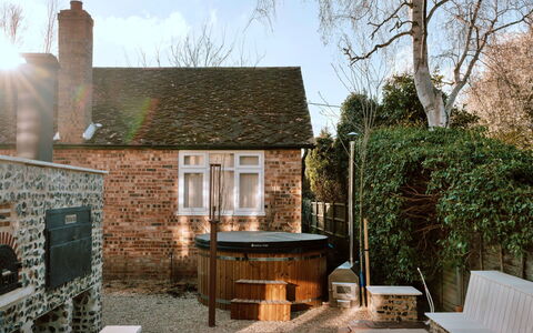 Arc Next-The-Sea: Hout, Verblijf, Backyard, Tuin, Steen, Werf, Garden Gebouwen, Buitenmeubels, Beits, Outdoor Structuur
