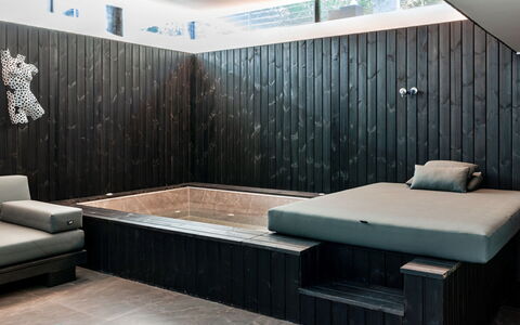 The Glass House at the Lakes by Yoo: Samengesteld Materiaal, Bad, Hardwood, Hotel, Jacuzzi, Slaapkamer, Bed