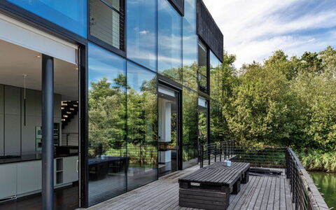 The Glass House at the Lakes by Yoo: Samengesteld Materiaal, Glas, Schaduw, Ontwerp, Reflectie, Daylighting, Balkon, Eco Hotel