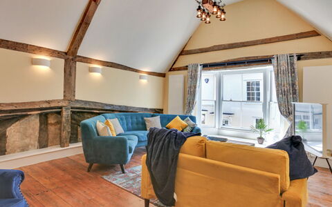 Josua, Maldon: Meubilair, Interieur Ontwerp, Hout, Plafond, Bankstel, Verlichting, Kamer, Huis, Woonkamer, Flooring