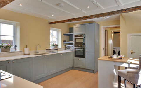 Josua, Maldon: Flooring, Meubilair, Interieur Ontwerp, Keuken, Countertop, Cabinetry, Hout, Plafond, Verdieping, Lichte Inrichting