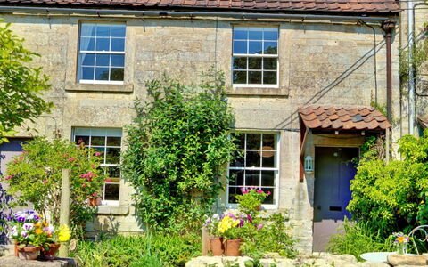 Meadowsweet Cottage: Huis, Struik, Verblijf, Huis, Landelijk Gebied, Deur, Tuin, Werf, Backyard