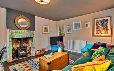 Flittermouse Cottage: Meubilair, Interieur Ontwerp, Muur, Flooring, Hout, Verdieping, Plafond, Kamer, Bankstel, Woonkamer