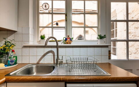Bath 602: Keuken, Gootsteen, Interieur Ontwerp, Loodgieterswerkinrichting, Hout, Flooring, Countertop, Toestel Van De Keuken, Wastafel, Kraan