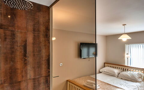 Hollies Cottage, Oak (3 Bed): Interieur Ontwerp, Flooring, Muur, Verdieping, Meubilair, Hout, Plafond, Slaapkamer, Bed, Kamer