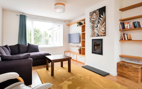 Elizabeth House: Meubilair, Interieur Ontwerp, Flooring, Muur, Verdieping, Hout, Bankstel, Kamer, Plafond, Woonkamer