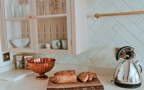 Tenterden 602: Keuken, Countertop, Tableware, Toestel Van De Keuken, Cabinetry, Beits, Fruit, Lade