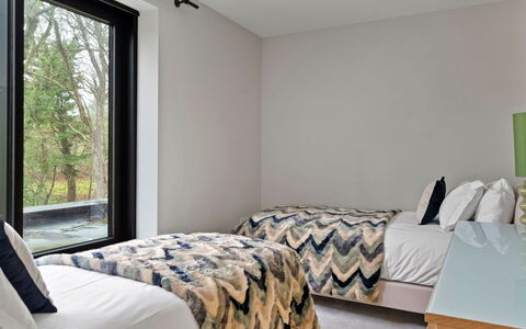 Orchard Rise: Bed, Meubilair, Slaapkamer, Interieur Ontwerp, Bedding, Laken, Muur, Hout, Linens, Flooring