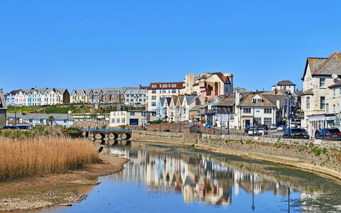 Bude Bolthole: Gebouw, Woongebied, Buurt, Kust, Bank, Kanaal, Kust En Oceanic Landvormen, Kust, Voorstad