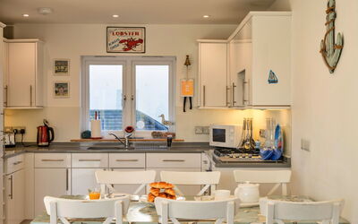 Bude, Upper Deck