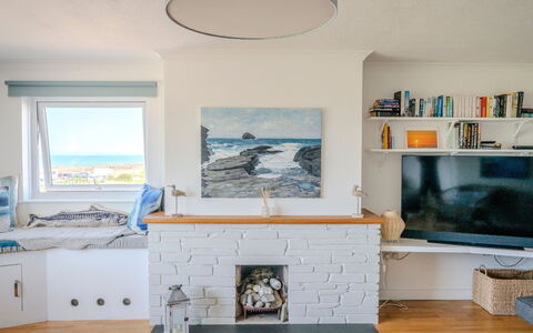 Trecane: Meubilair, Interieur Ontwerp, Flooring, Verdieping, Plafond, Kamer, Verlichting, Woonkamer, Televisie, Fotolijst