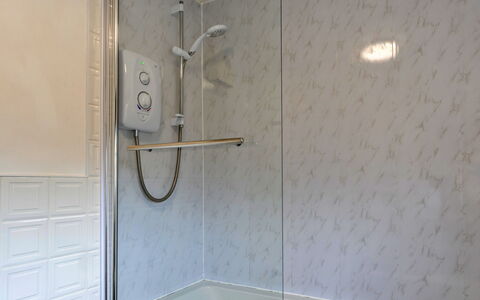 Squire, Quinceborough Farm: Loodgieterswerkinrichting, Douchekop, Douche, Badkamer, Loodgieter, Douchestang, Tegel, Deur Van De Douche, Douchepaneel, Glas