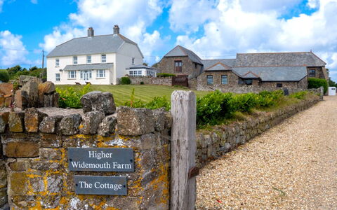 Fields Barn at Widemouth Bay: Lucht, Wolk, Huis, Verblijf, Plain, Landelijk Gebied, Huis, Land Lot, Dak, Landgoed